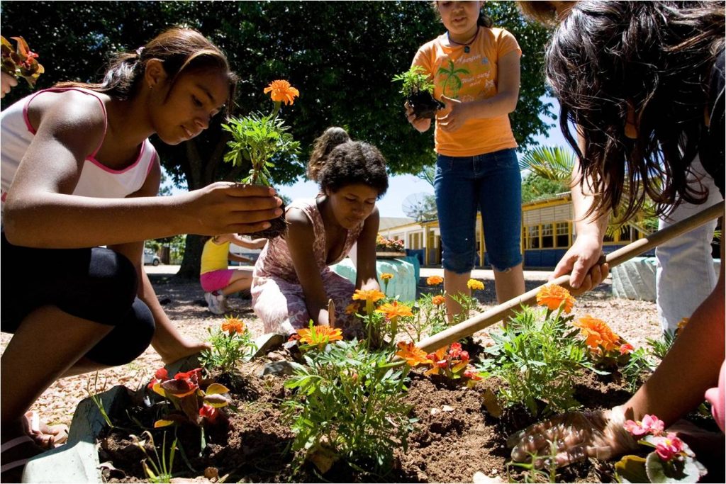 action de service pré-jeunes