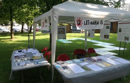 Les baha'is de Chambéry participent au Marché des continents au parc Verney